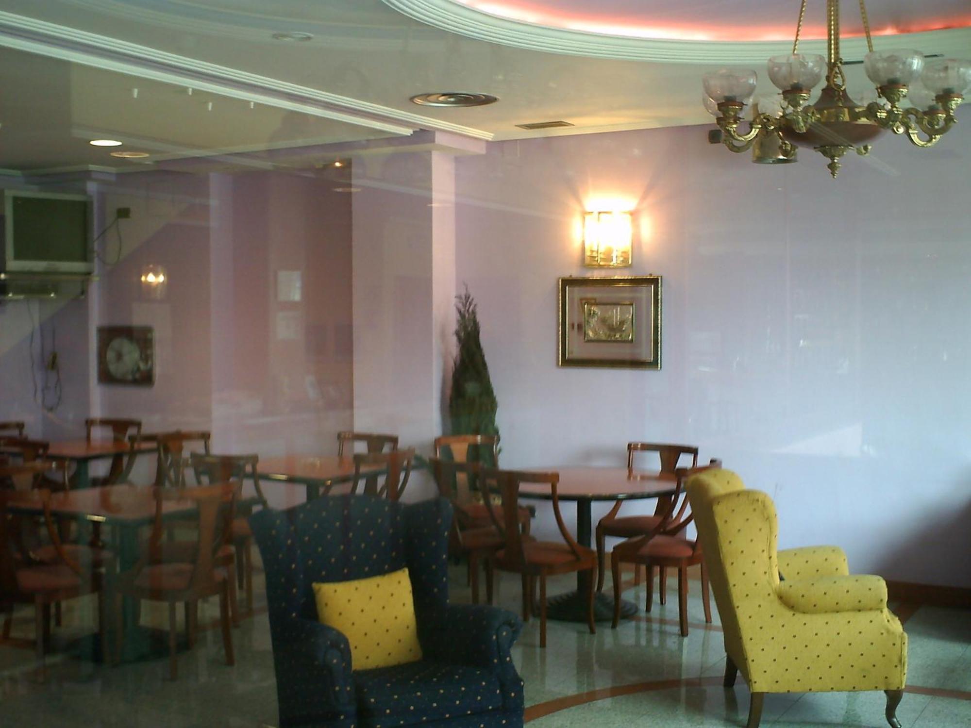Hotel VillaPaloma La Virgen del Camino Esterno foto