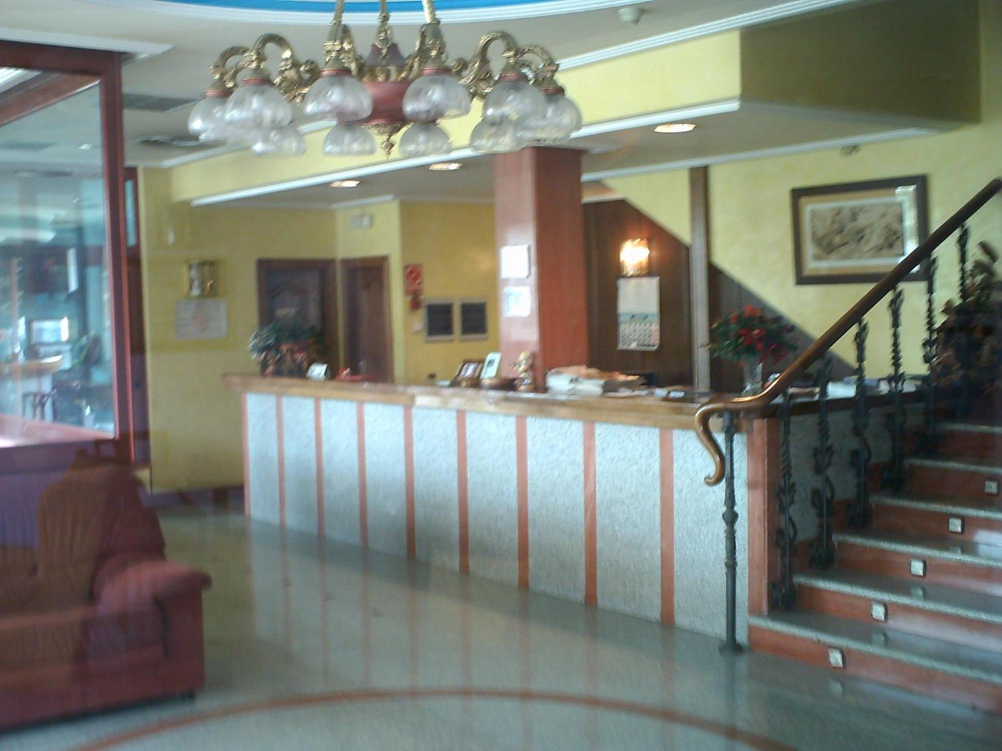 Hotel VillaPaloma La Virgen del Camino Esterno foto