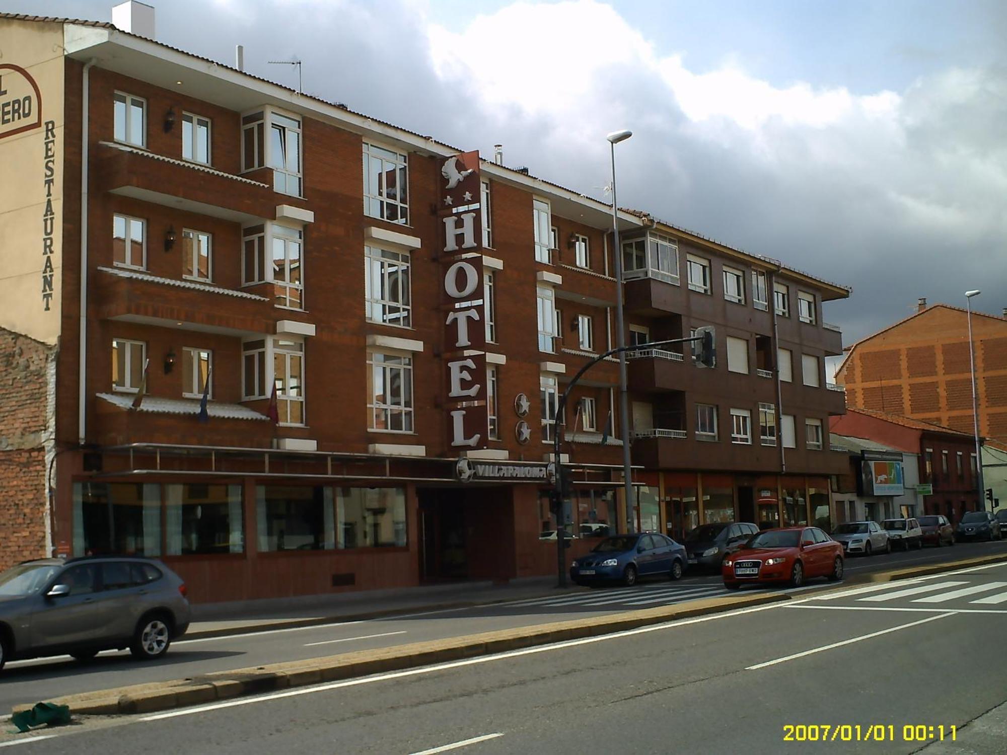 Hotel VillaPaloma La Virgen del Camino Esterno foto